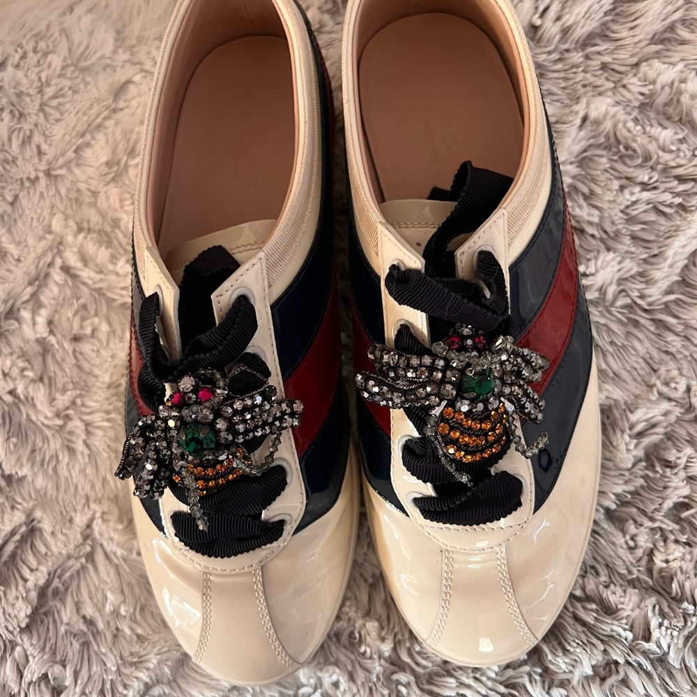 COPY - Authentic Gucci Shoes - Picture 4 of 6